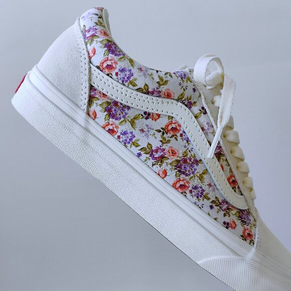 Vans Women's Old Skool Suede / Canvas Sneaker in Adorable Vintage Floral - Picture 6 of 12